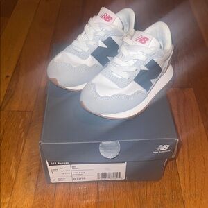 New Balance Infants Black, Grey and White Sneakers